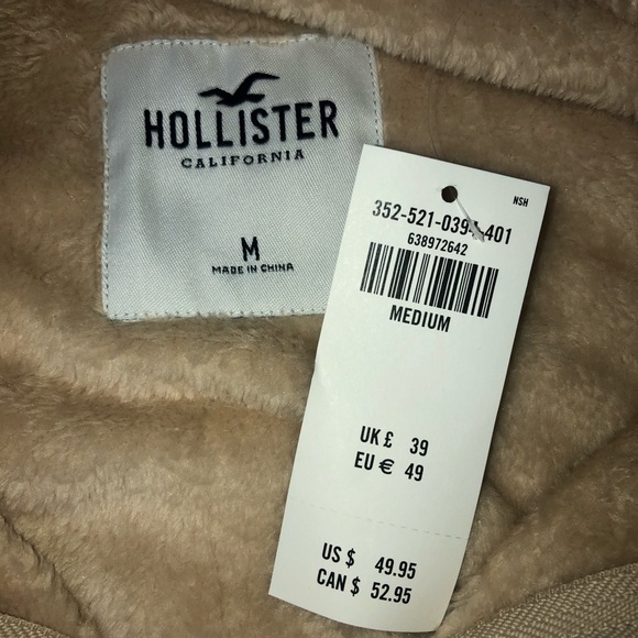 SOLD on Merc✨NWT Hollister soft furry half-zip - Picture 4 of 4